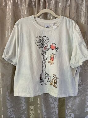 Disney White Kids Tee with Red Balloon & Winnie the Pooh Characters/E162